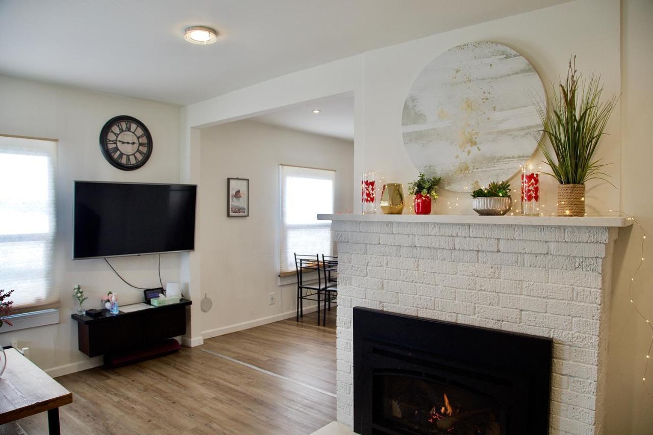Cozy Home Conveniently Located With King Bed Tacoma Bagian luar foto