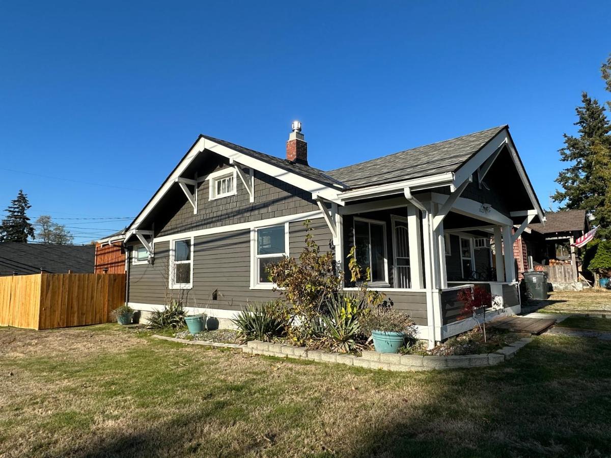 Cozy Home Conveniently Located With King Bed Tacoma Bagian luar foto