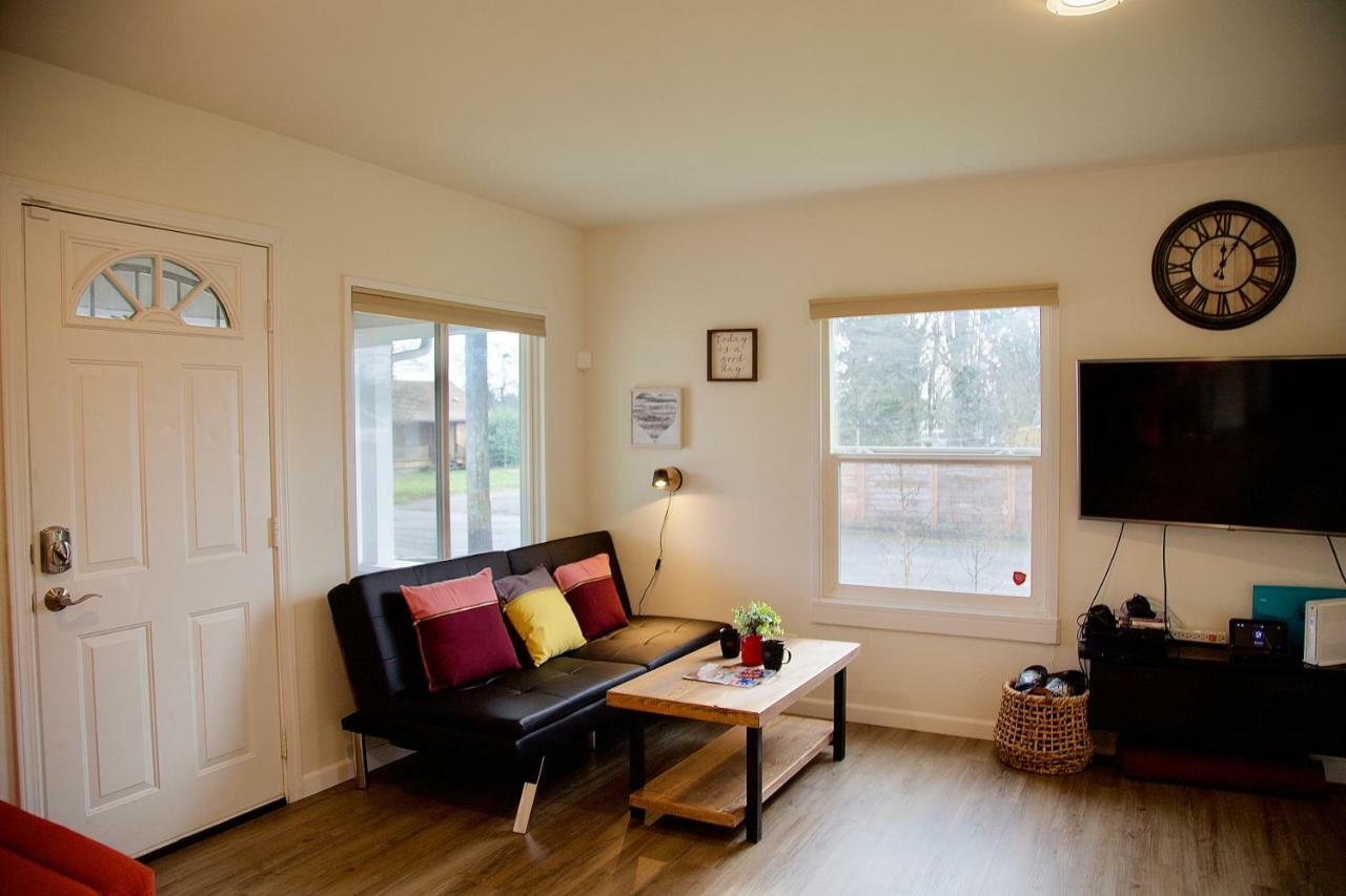 Cozy Home Conveniently Located With King Bed Tacoma Bagian luar foto
